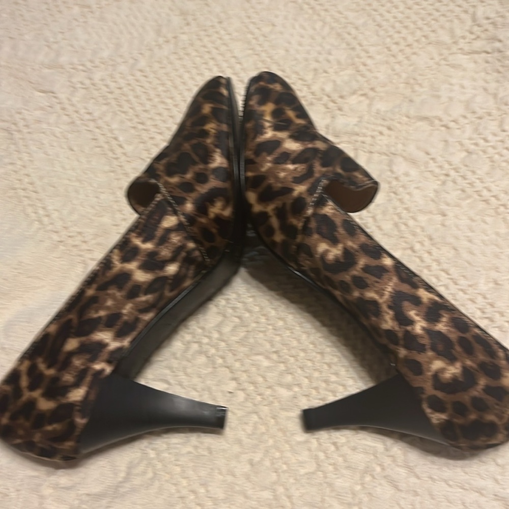Confortview Leopard Print Heels 8.5W
